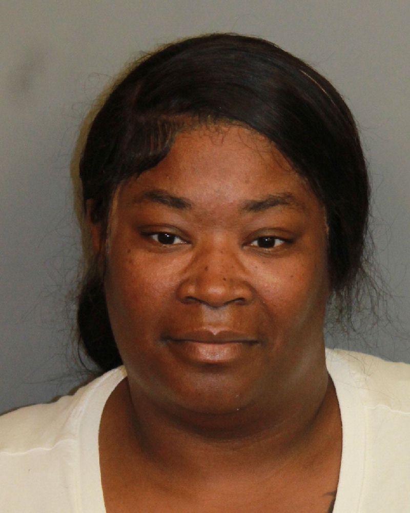 mugshot of ROZELL, DEANQUNEATTA LANETTA