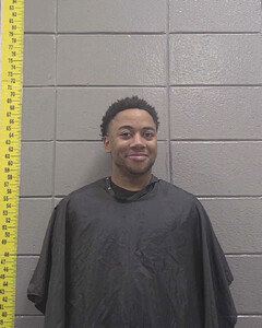 mugshot of YOMARIS  KNOTT