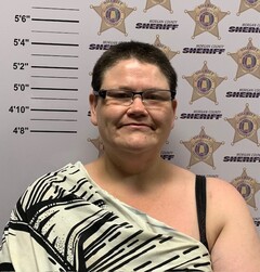 mugshot of AMANDA LOUISE KNIGHT