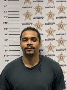 mugshot of CARLOS  LAMAR JR
