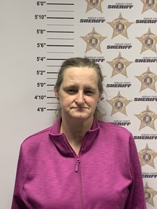 mugshot of SYNTHIA MAE REYNOLDS