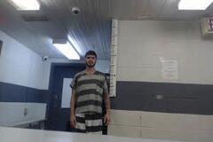 mugshot of DEREK  WADE